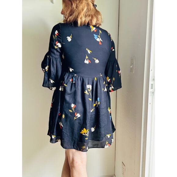 Joie Avari  Silk Boho Baby Doll Dress Black Floral Print Mini Bell Sleeves SZ SM - Picture 8 of 11